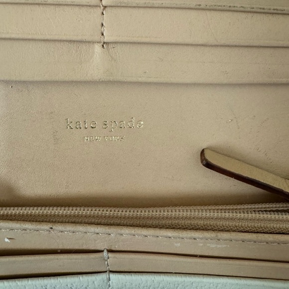 Kate Spade ivory hard leather snap close wallet 7.5x4 - Picture 3 of 10